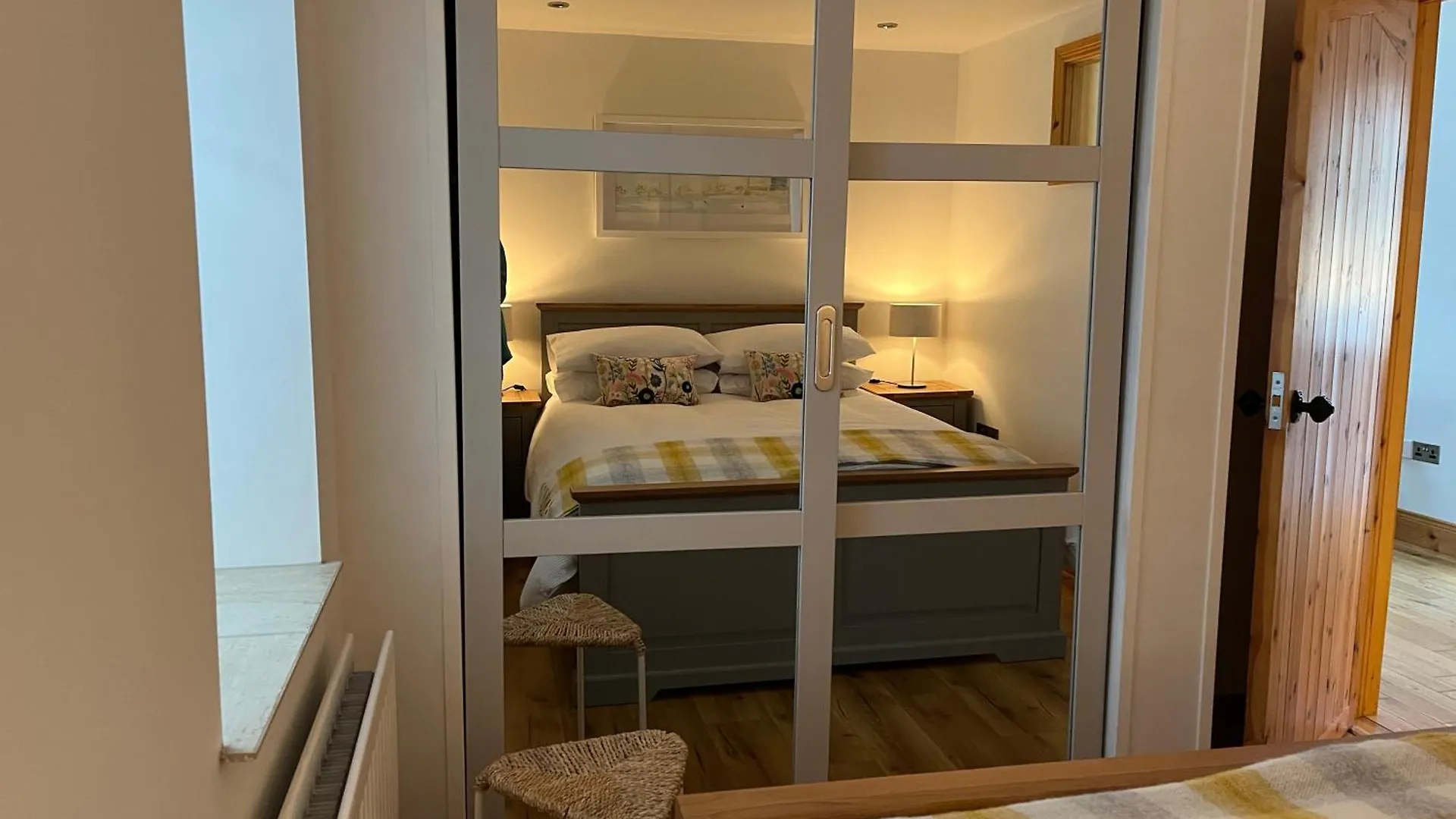 The Cottage At Ashbrook - Charming Country Cottage Near Belfast 0*,